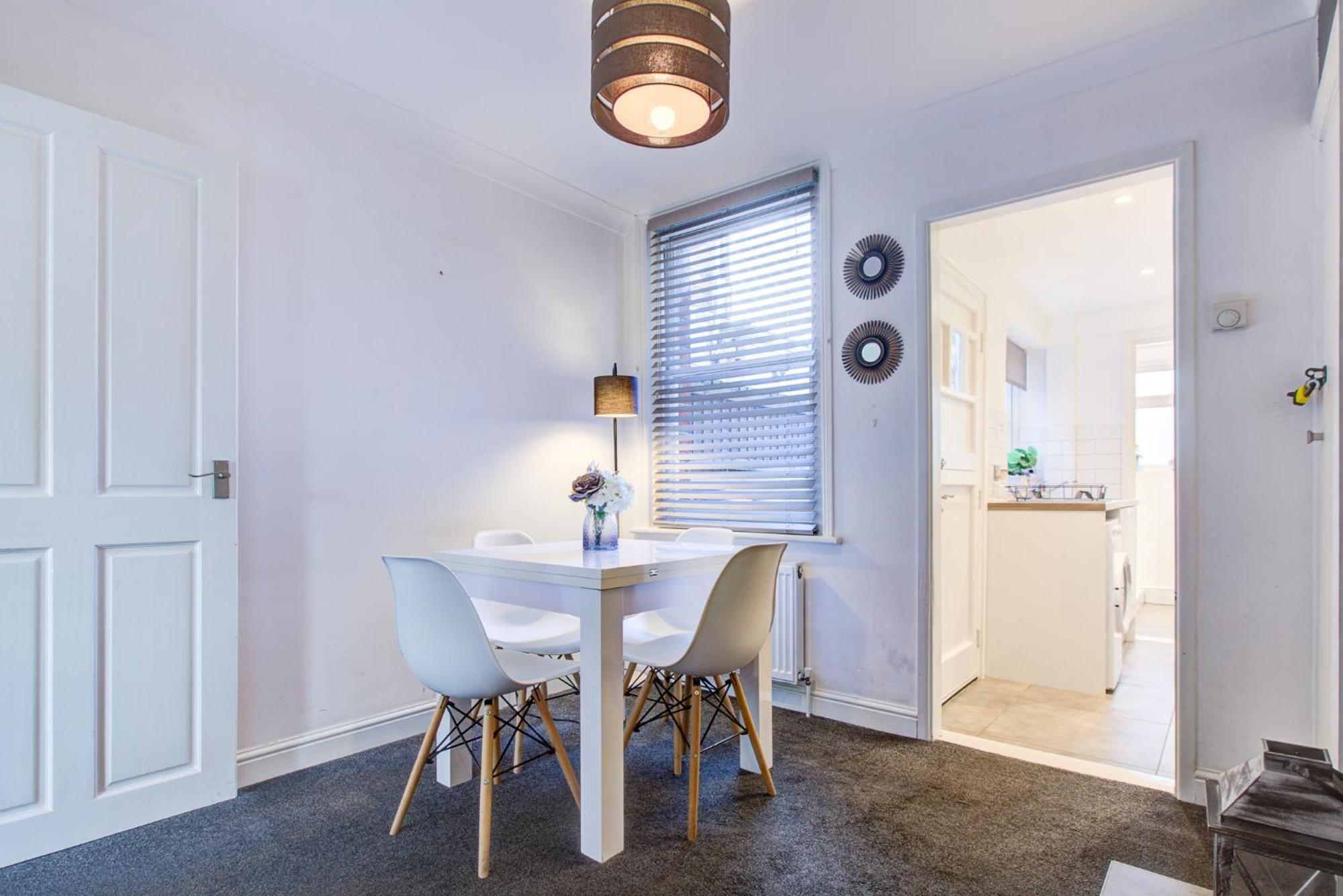 'Number 11' Central Colchester - Super Convenient 2 X Double Bed 1 X Single Bed Cottage Plus Office & Garden, 8 Min Walk Nth Station & Town Ctr, 2 Min Walk Local Shops & Restaurants ภายนอก รูปภาพ