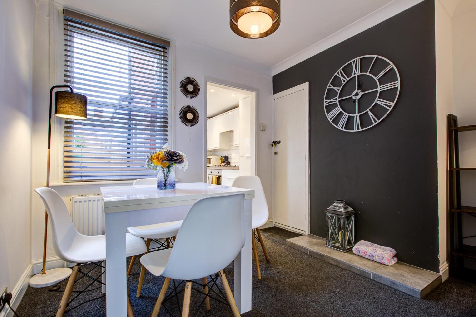 'Number 11' Central Colchester - Super Convenient 2 X Double Bed 1 X Single Bed Cottage Plus Office & Garden, 8 Min Walk Nth Station & Town Ctr, 2 Min Walk Local Shops & Restaurants ภายนอก รูปภาพ